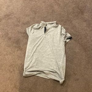 Oakley golf polo size L.